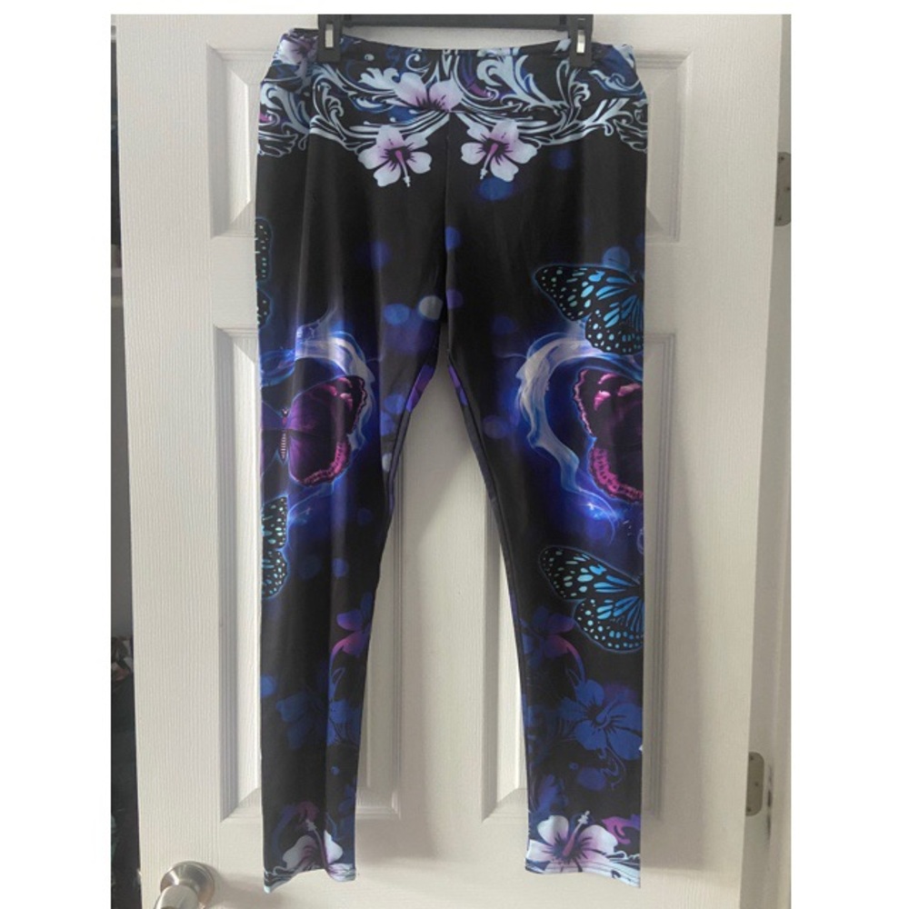 Work out set tank top and leggings - Picture 2 of 3